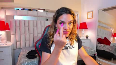 Snapshot of mariiahneedles chatting on February 5, 2025, 2:19 am mariiahneedles online show from February 5, 2025, 2:19 am