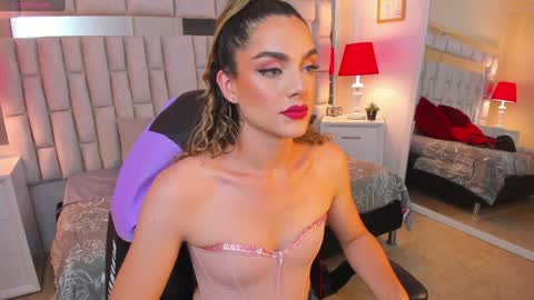 Snapshot of mariiahneedles chatting on February 6, 2025, 11:26 pm mariiahneedles online show from February 6, 2025, 11:26 pm