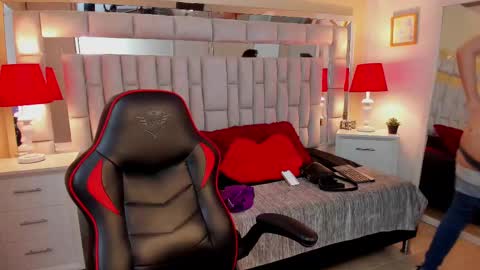 Snapshot of mariiahneedles chatting on February 14, 2025, 1:13 am mariiahneedles online show from February 14, 2025, 1:13 am