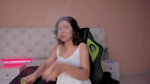Snapshot of mariie_tayy chatting on December 22, 2024, 8:14 pm mariie_tayy online show from December 22, 2024, 8:14 pm