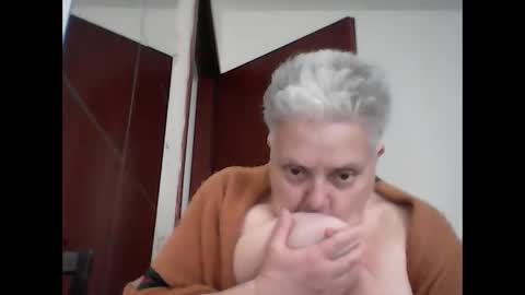 marilu64 online show from April 5, 2026, 3:53 pm