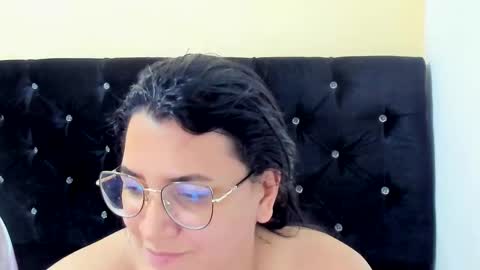 Snapshot of marilyn_garcia chatting on January 4, 2025, 12:27 am MARILYN SEXY online show from January 4, 2025, 12:27 am