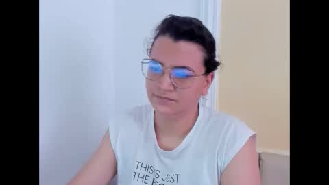 Snapshot of marilyn_garcia chatting on February 5, 2025, 2:48 pm MARILYN SEXY online show from February 5, 2025, 2:48 pm