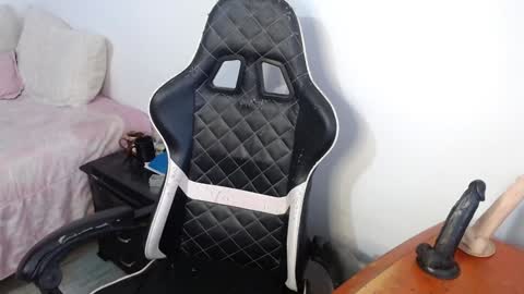 Snapshot of marilyn_lil chatting on January 18, 2025, 7:49 am Marilyn online show from January 18, 2025, 7:49 am