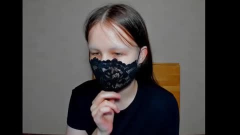 Dita online show from October 18, 2025, 6:08 pm