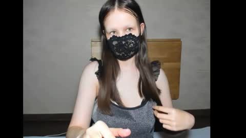 Dita online show from October 24, 2025, 7:21 pm