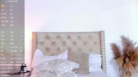 marilynrossy online show from October 30, 2025, 4:25 am