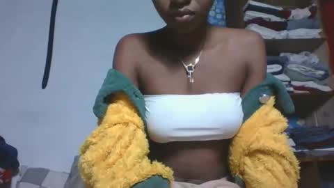 Snapshot of marinagold69 chatting on May 16, 2026, 12:29 am marinagold69 online show from May 16, 2026, 12:29 am