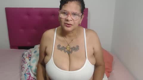 Snapshot of marinamilf chatting on November 9, 2025, 1:20 pm Marina online show from November 9, 2025, 1:20 pm