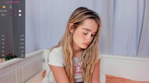 Snapshot of marionfuuller chatting on December 4, 2024, 12:36 pm Alivia. online show from December 4, 2024, 12:36 pm