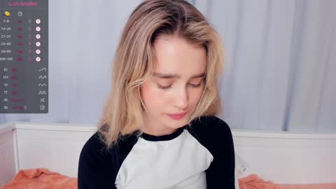 Snapshot of marionfuuller chatting on December 15, 2024, 12:38 pm Alivia. online show from December 15, 2024, 12:38 pm