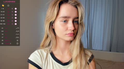Snapshot of marionfuuller chatting on December 22, 2024, 8:27 am Alivia. online show from December 22, 2024, 8:27 am