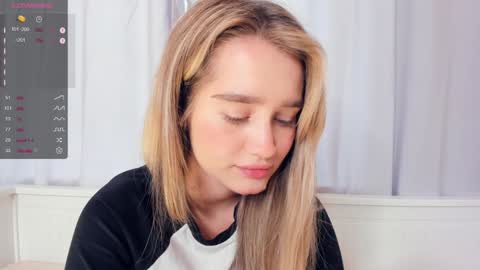 Snapshot of marionfuuller chatting on December 25, 2024, 9:13 am Alivia. online show from December 25, 2024, 9:13 am