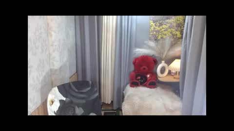 Snapshot of mariposa_911 chatting on April 22, 2026, 5:03 pm LEAH online show from April 22, 2026, 5:03 pm