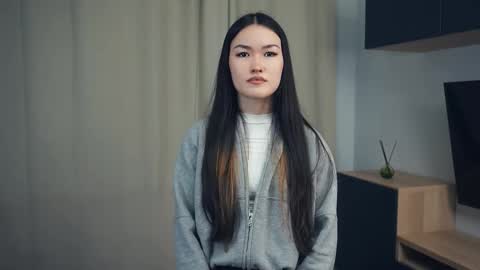 Akari online show from November 30, 2025, 7:18 pm