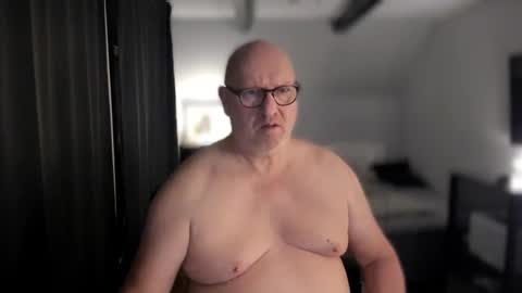 Mark online show from February 14, 2025, 8:37 pm