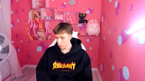 Snapshot of mark_branston chatting on October 10, 2025, 3:33 pm Mark online show from October 10, 2025, 3:33 pm