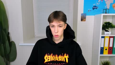 Snapshot of mark_branston chatting on October 13, 2025, 10:48 am Mark online show from October 13, 2025, 10:48 am