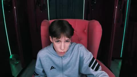 Snapshot of mark_branston chatting on October 27, 2025, 10:52 am Mark online show from October 27, 2025, 10:52 am