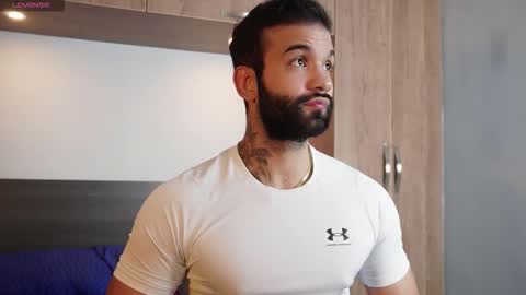 Mark online show from September 9, 2025, 10:53 pm