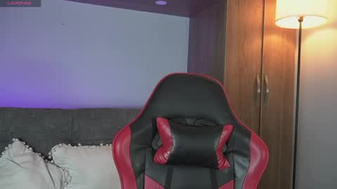 Mark online show from April 12, 2026, 11:10 pm