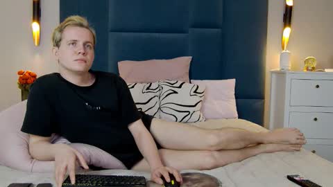 Snapshot of mark_hot_ chatting on March 26, 2026, 6:52 am Mark online show from March 26, 2026, 6:52 am