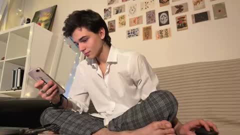 Mark online show from November 18, 2025, 12:53 pm