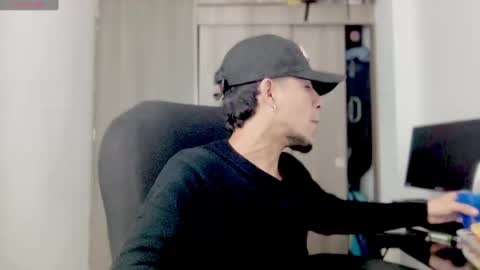 MODEL Mark Rut online show from March 3, 2025, 5:42 am