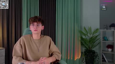 Snapshot of mark_safr chatting on October 4, 2025, 5:11 pm Mark online show from October 4, 2025, 5:11 pm