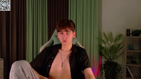 Snapshot of mark_safr chatting on October 5, 2025, 7:23 pm Mark online show from October 5, 2025, 7:23 pm