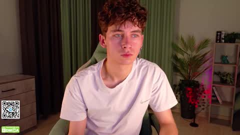 Snapshot of mark_safr chatting on October 10, 2025, 8:19 pm Mark online show from October 10, 2025, 8:19 pm