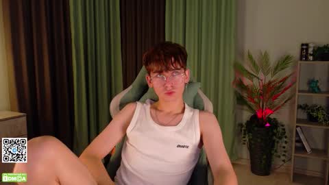 Snapshot of mark_safr chatting on October 11, 2025, 10:30 pm Mark online show from October 11, 2025, 10:30 pm