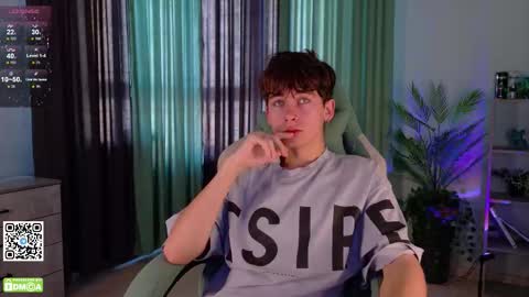 Snapshot of mark_safr chatting on October 17, 2025, 4:48 am Mark online show from October 17, 2025, 4:48 am