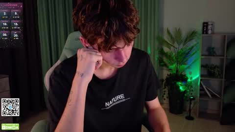 Snapshot of mark_safr chatting on October 28, 2025, 3:14 pm Mark online show from October 28, 2025, 3:14 pm