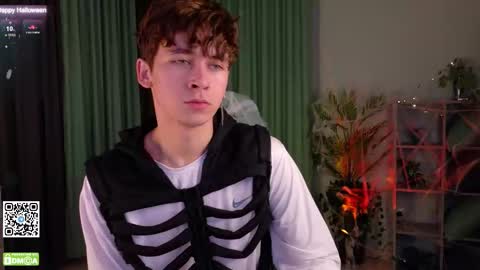 Snapshot of mark_safr chatting on October 31, 2025, 11:22 am Mark online show from October 31, 2025, 11:22 am