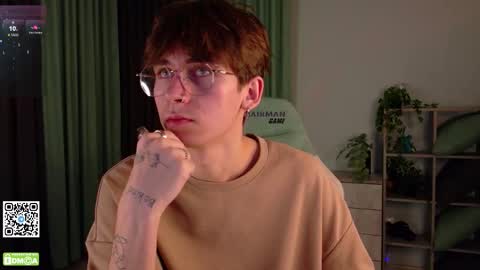 Snapshot of mark_safr chatting on November 4, 2025, 5:01 pm Mark online show from November 4, 2025, 5:01 pm