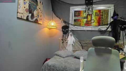 markbowie online show from October 17, 2025, 11:57 am