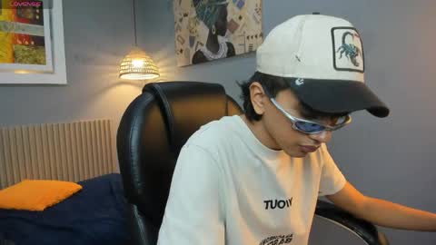 markbowie online show from April 18, 2026, 7:18 pm