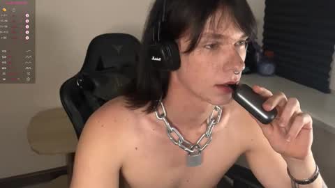 Mark online show from October 14, 2025, 3:46 pm