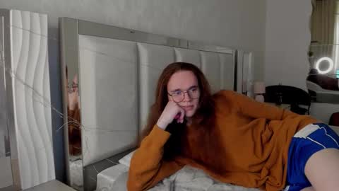 Mark online show from October 6, 2025, 10:12 am