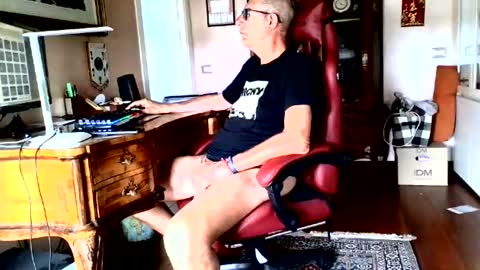 markmarkmark00 online show from June 16, 2026, 8:39 am