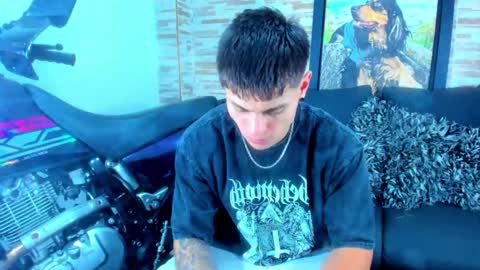 Snapshot of marko_toro__ chatting on January 18, 2025, 11:33 pm Sebastian online show from January 18, 2025, 11:33 pm