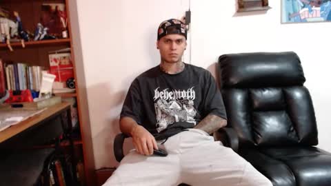 Snapshot of marko_toro__ chatting on November 19, 2025, 10:54 pm Sebastian online show from November 19, 2025, 10:54 pm