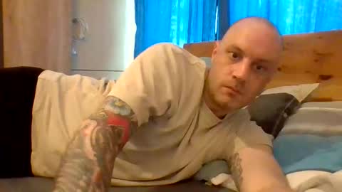 markus_7 online show from May 24, 2026, 1:49 pm