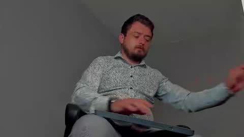 Snapshot of markwaynescr chatting on November 4, 2025, 12:10 am MARK online show from November 4, 2025, 12:10 am