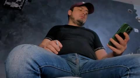 Snapshot of markwaynescr chatting on March 19, 2026, 4:05 am MARK online show from March 19, 2026, 4:05 am