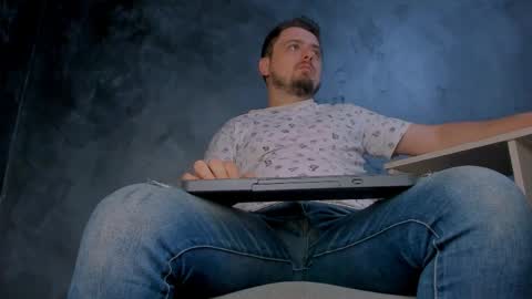 Snapshot of markwaynescr chatting on April 1, 2026, 5:43 pm MARK online show from April 1, 2026, 5:43 pm