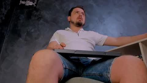 Snapshot of markwaynescr chatting on April 9, 2026, 8:09 am MARK online show from April 9, 2026, 8:09 am