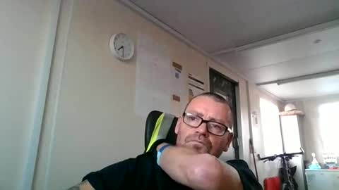 markyhowudoin online show from November 9, 2025, 7:28 am