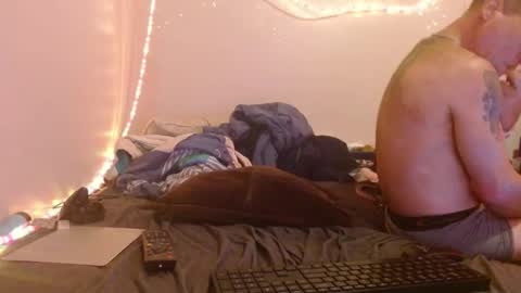 Snapshot of markymark101825061 chatting on January 29, 2025, 1:37 am markymark101825061 online show from January 29, 2025, 1:37 am